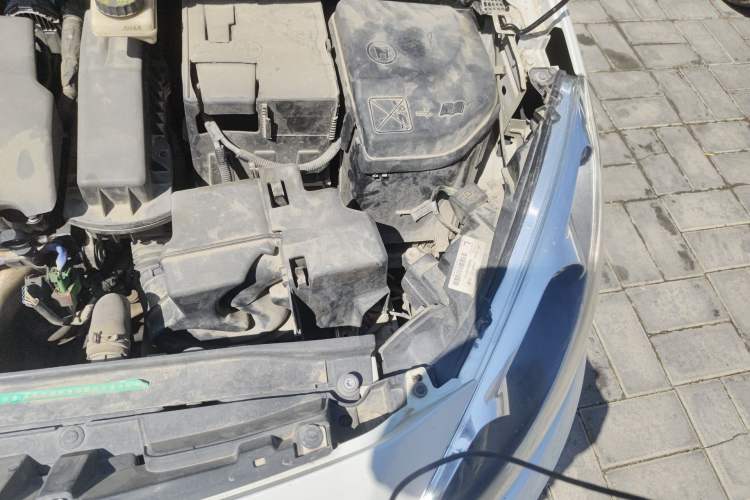 Used Peugeot 308 2014 Enjoy Edition Classic 1.6L Manual YouShang Model Engine Bay Left
