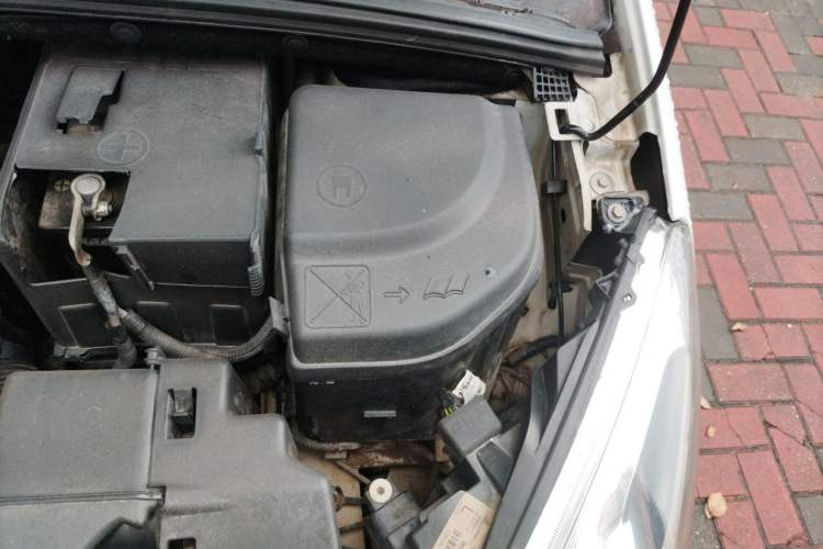 Used Peugeot 308 2014 Enjoy Edition Classic 1.6L Manual YouShang Model Engine Bay Left