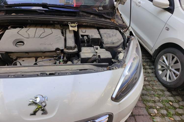 Used Peugeot 308 2014 Enjoy Edition Classic 1.6L Manual YouShang Model Engine Bay Left