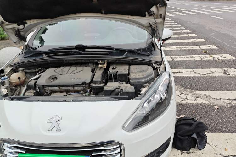Used Peugeot 308 2014 Enjoy Edition Classic 1.6L Manual YouShang Model Engine Bay Left