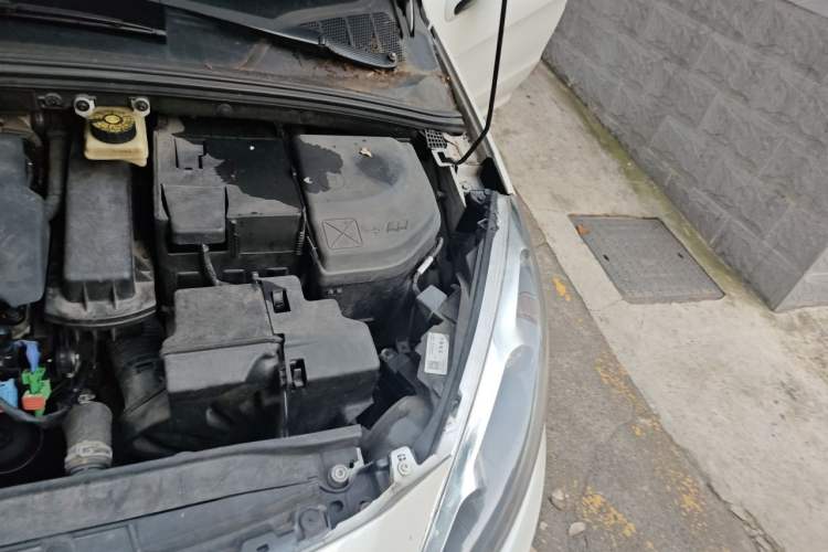 Used Peugeot 308 2014 Enjoyment Edition Classic 1.6L Automatic Fashion Model Engine Bay Left