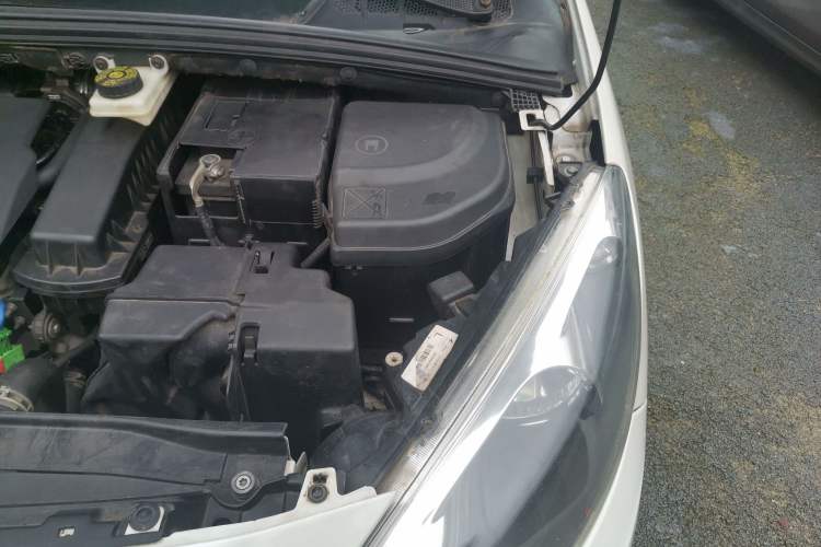 Used Peugeot 308 2014 Enjoy Edition Classic 1.6L Manual YouShang Model Engine Bay Left
