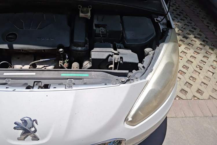 Used Peugeot 308 2014 Enjoy Edition Classic 1.6L Manual YouShang Model Engine Bay Left