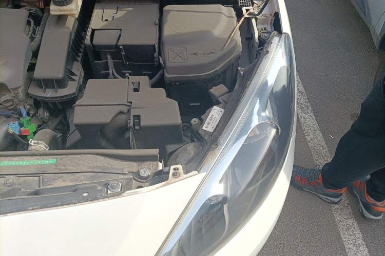 Used Peugeot 308 2014 Enjoy Edition Classic 1.6L Manual YouShang Model Engine Bay Left