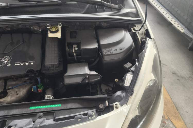 Used Peugeot 308 2014 Enjoyment Edition Classic 1.6L Automatic Fashion Model Engine Bay Left