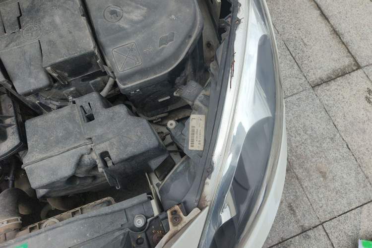 Used Peugeot 308 2014 Enjoy Edition Classic 1.6L Manual YouShang Model Engine Bay Left