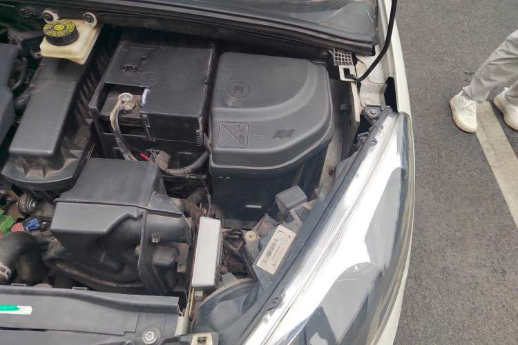 Used Peugeot 308 2014 Enjoy Edition Classic 1.6L Manual YouShang Model Engine Bay Left