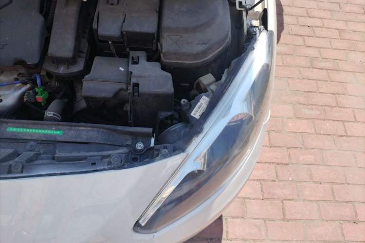 Used Peugeot 308 2014 Enjoy Edition Classic 1.6L Manual YouShang Model Engine Bay Left