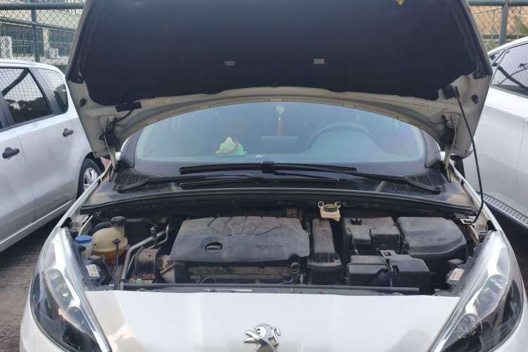 Used Peugeot 308 2014 Enjoy Edition Classic 1.6L Manual YouShang Model Engine Bay