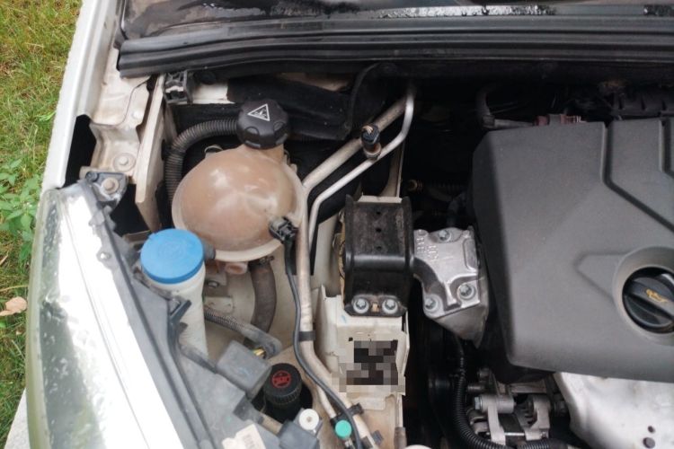 Used Peugeot 308 2014 Enjoy Edition Classic 1.6L Manual YouShang Model Engine Bay Right