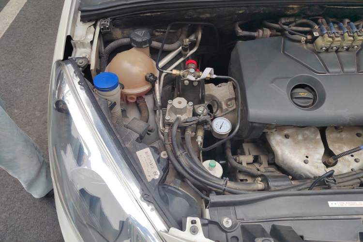 Used Peugeot 308 2014 Enjoy Edition Classic 1.6L Manual YouShang Model Engine Bay Right