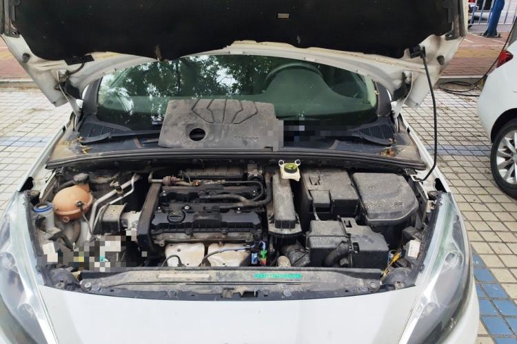 Used Peugeot 308 2014 Enjoy Edition Classic 1.6L Manual YouShang Model Engine Bay