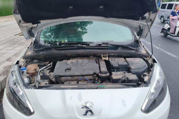 Used Peugeot 308 2014 Enjoy Edition Classic 1.6L Manual YouShang Model Engine Bay