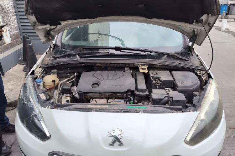 Used Peugeot 308 2014 Enjoy Edition Classic 1.6L Manual YouShang Model Engine Bay