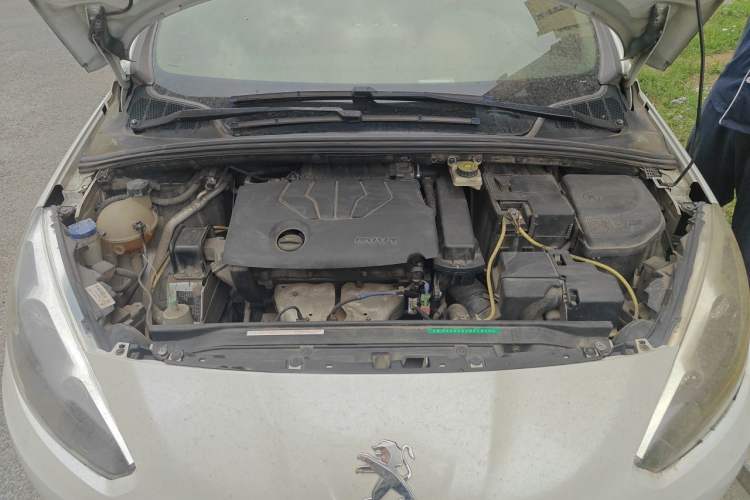 Used Peugeot 308 2014 Enjoy Edition Classic 1.6L Manual YouShang Model Engine Bay