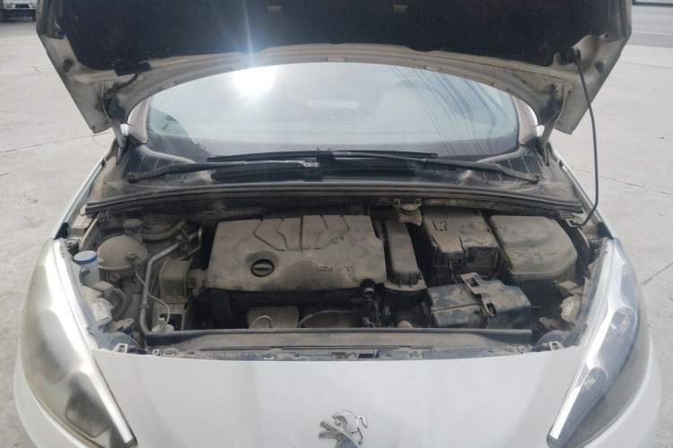 Used Peugeot 308 2014 Enjoy Edition Classic 1.6L Manual YouShang Model Engine Bay