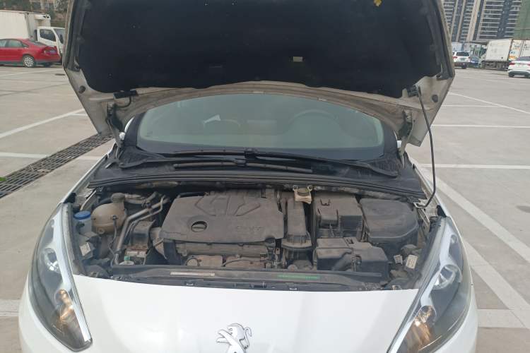 Used Peugeot 308 2014 Enjoy Edition Classic 1.6L Manual YouShang Model Engine Bay