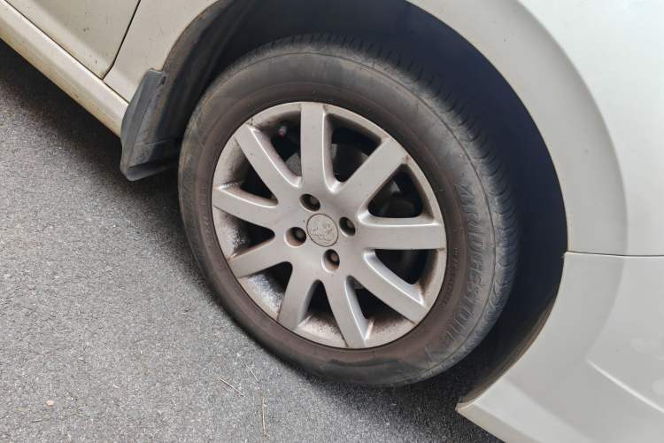 Used Peugeot 308 2014 Enjoy Edition Classic 1.6L Manual YouShang Model Exterior 1