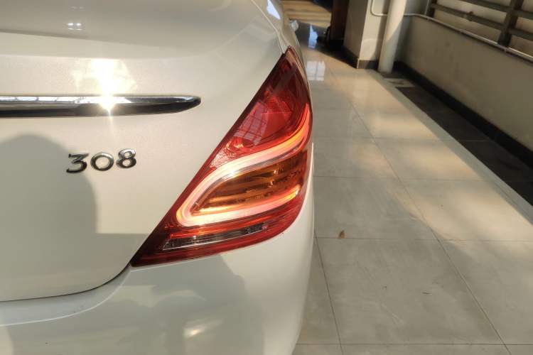 Used Peugeot 308 2014 Enjoy Edition Classic 1.6L Automatic Premium Model Exterior 1