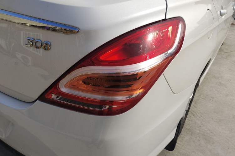 Used Peugeot 308 2014 Enjoy Edition Classic 1.6L Automatic Premium Model Exterior 3