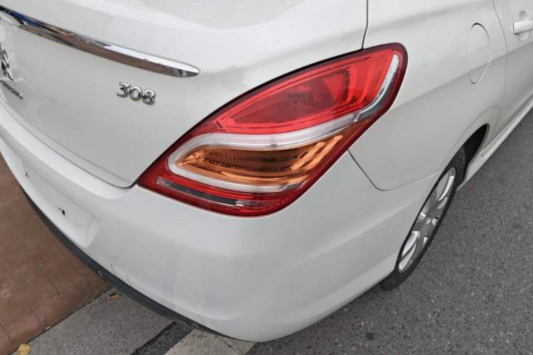 Used Peugeot 308 2014 Enjoy Edition Classic 1.6L Automatic Premium Model Exterior 3