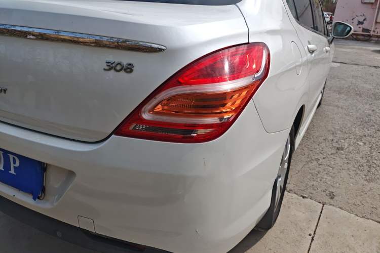 Used Peugeot 308 2014 Enjoy Edition Classic 1.6L Automatic Premium Model Exterior 3