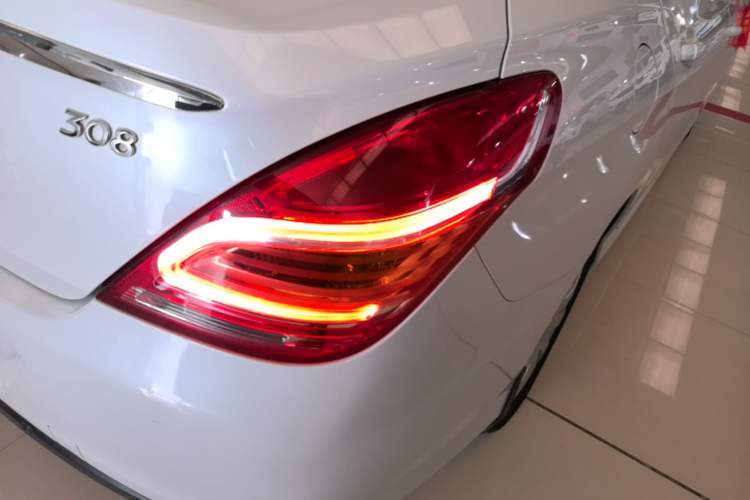 Used Peugeot 308 2014 Enjoy Edition Classic 1.6L Automatic Premium Model Exterior 3