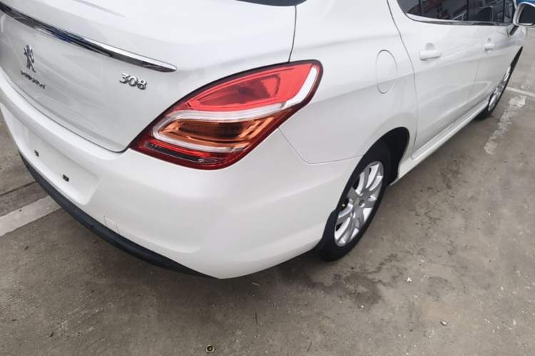Used Peugeot 308 2014 Enjoy Edition Classic 1.6L Automatic Premium Model Exterior 3