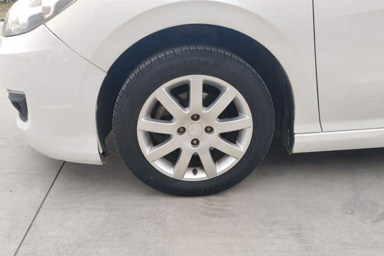 Used Peugeot 308 2014 Enjoy Edition Classic 1.6L Manual YouShang Model Exterior 4
