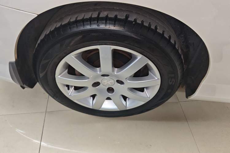 Used Peugeot 308 2014 Enjoy Edition Classic 1.6L Automatic Premium Model Exterior 5