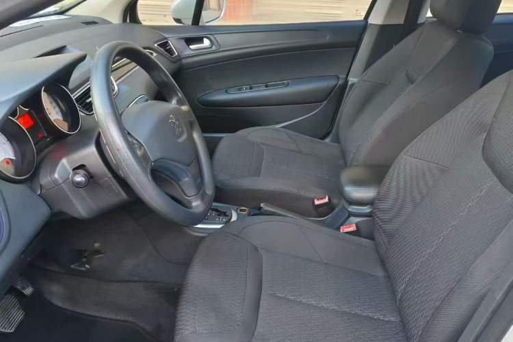 Used Peugeot 308 2014 Enjoy Edition Classic 1.6L Automatic Premium Model Exterior 6