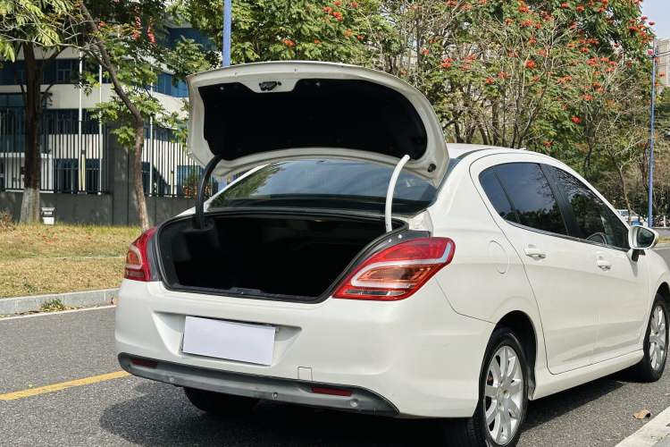 Used Peugeot 308 2014 Enjoy Edition Classic 1.6L Automatic Premium Model Exterior 9