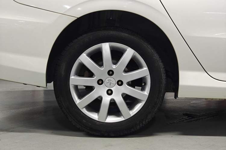 Used Peugeot 308 2014 Enjoy Edition Classic 1.6L Manual YouShang Model Exterior 9
