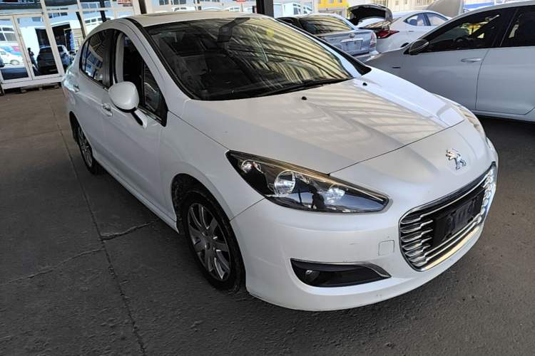 Used Peugeot 308 2014 Enjoyment Edition Classic 1.6L Automatic Fashion Model Front Right 45 Deg