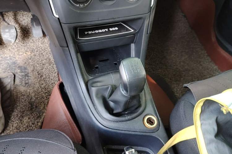 Used Peugeot 308 2014 Enjoy Edition Classic 1.6L Manual YouShang Model Gear Lever