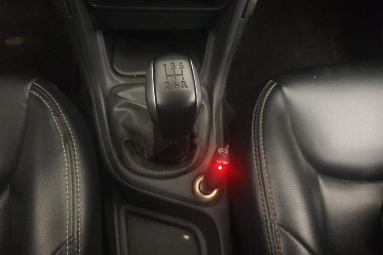 Used Peugeot 308 2014 Enjoy Edition Classic 1.6L Manual YouShang Model Gear Lever