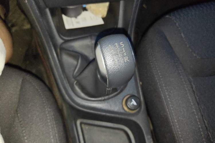 Used Peugeot 308 2014 Enjoy Edition Classic 1.6L Manual YouShang Model Gear Lever