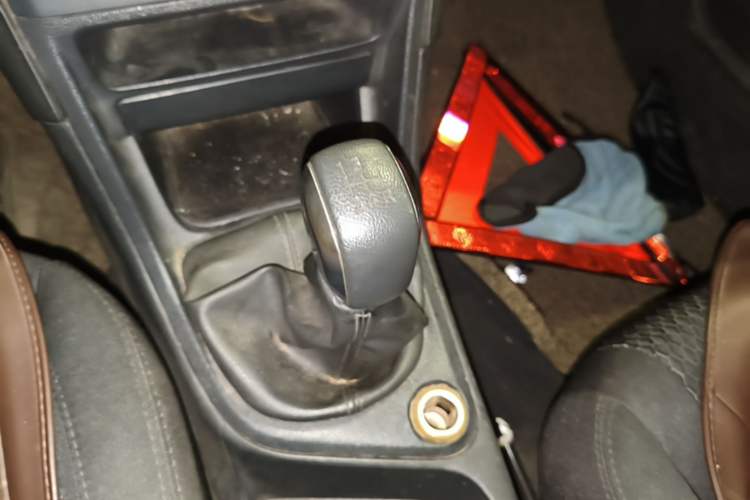 Used Peugeot 308 2014 Enjoy Edition Classic 1.6L Manual YouShang Model Gear Lever