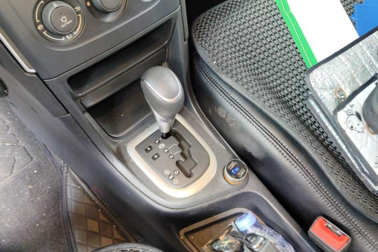 Used Peugeot 308 2014 Enjoyment Edition Classic 1.6L Automatic Fashion Model Gear Lever
