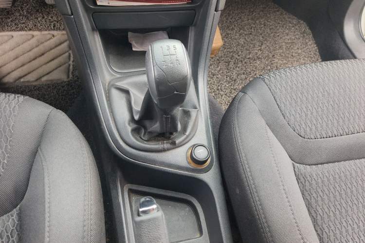 Used Peugeot 308 2014 Enjoy Edition Classic 1.6L Manual YouShang Model Gear Lever