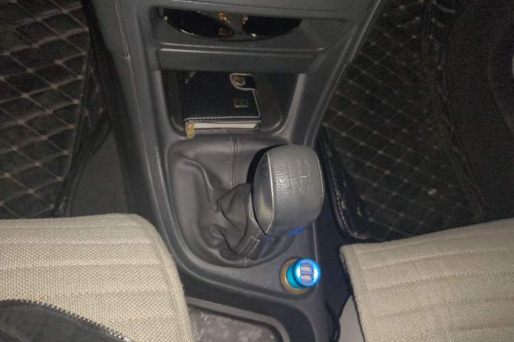 Used Peugeot 308 2014 Enjoy Edition Classic 1.6L Manual YouShang Model Gear Lever