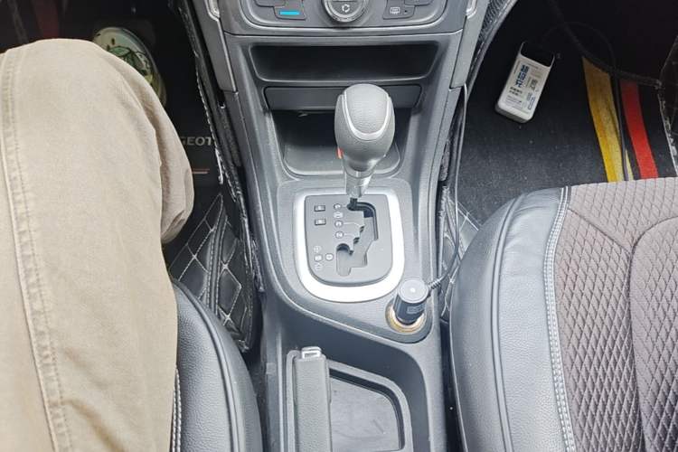 Used Peugeot 308 2014 Enjoyment Edition Classic 1.6L Automatic Fashion Model Gear Lever