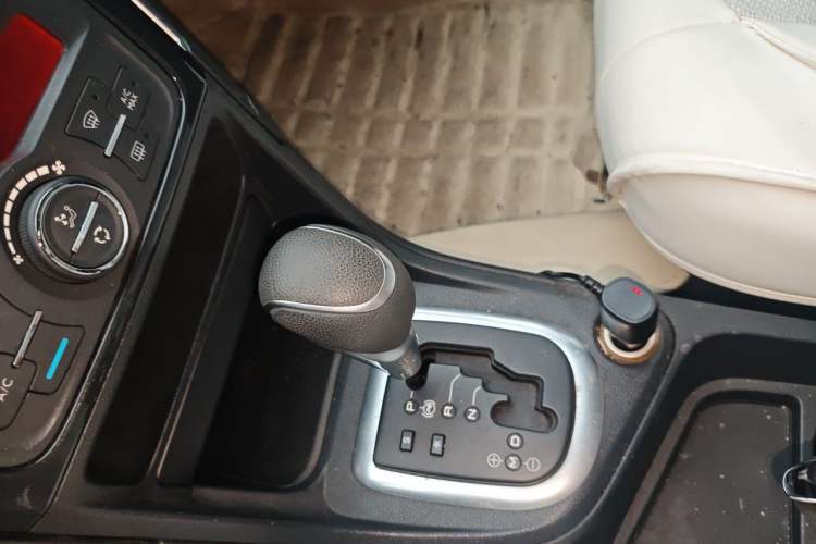 Used Peugeot 308 2014 Enjoyment Edition Classic 1.6L Automatic Fashion Model Gear Lever