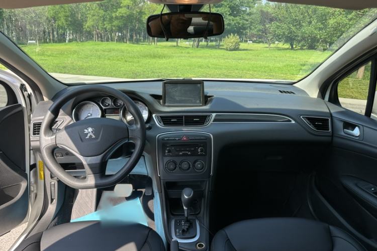 Used Peugeot 308 2014 Enjoy Edition Classic 1.6L Automatic Premium Model Interior 1