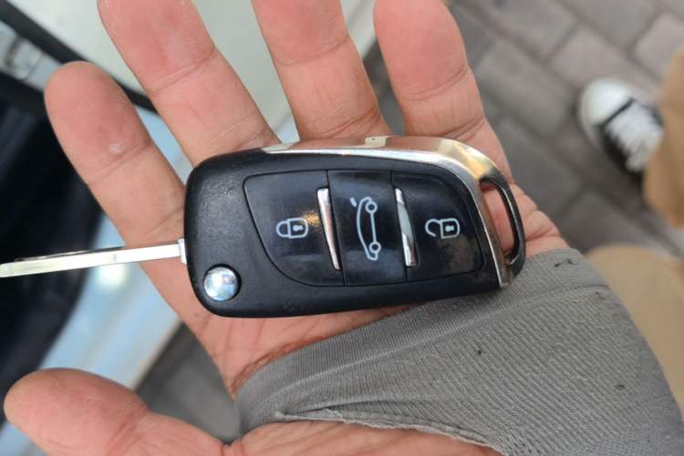 Used Peugeot 308 2014 Enjoy Edition Classic 1.6L Manual YouShang Model Interior 1