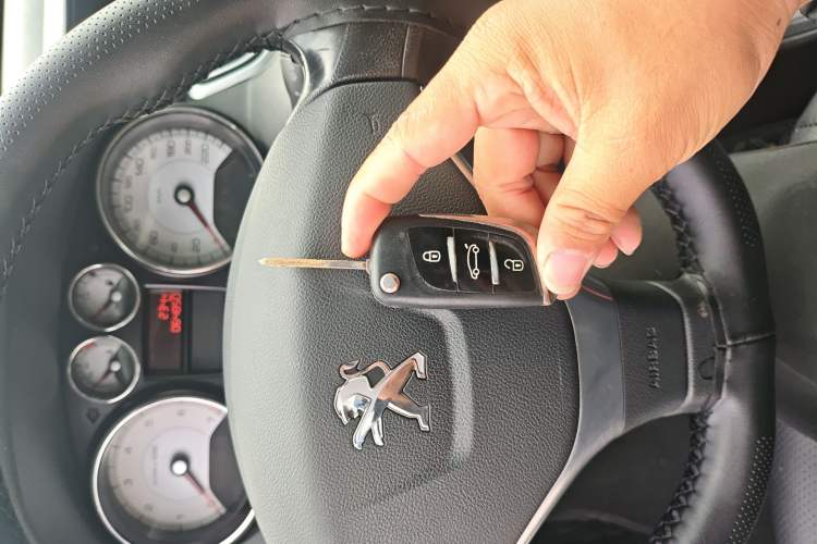 Used Peugeot 308 2014 Enjoy Edition Classic 1.6L Automatic Premium Model Interior 1