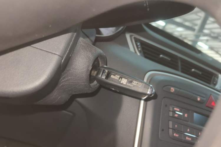 Used Peugeot 308 2014 Enjoy Edition Classic 1.6L Automatic Premium Model Interior 1