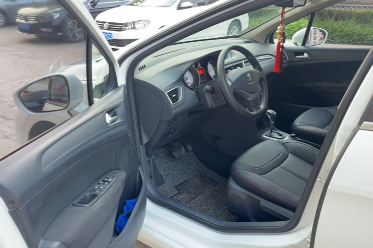 Used Peugeot 308 2014 Enjoy Edition Classic 1.6L Automatic Premium Model Interior 2