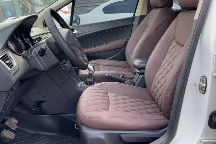 Used Peugeot 308 2014 Enjoy Edition Classic 1.6L Manual YouShang Model Interior 3