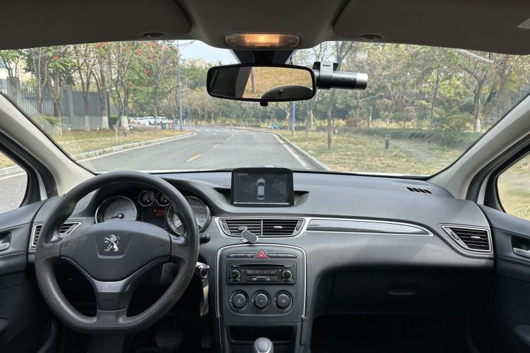 Used Peugeot 308 2014 Enjoy Edition Classic 1.6L Automatic Premium Model Interior 3